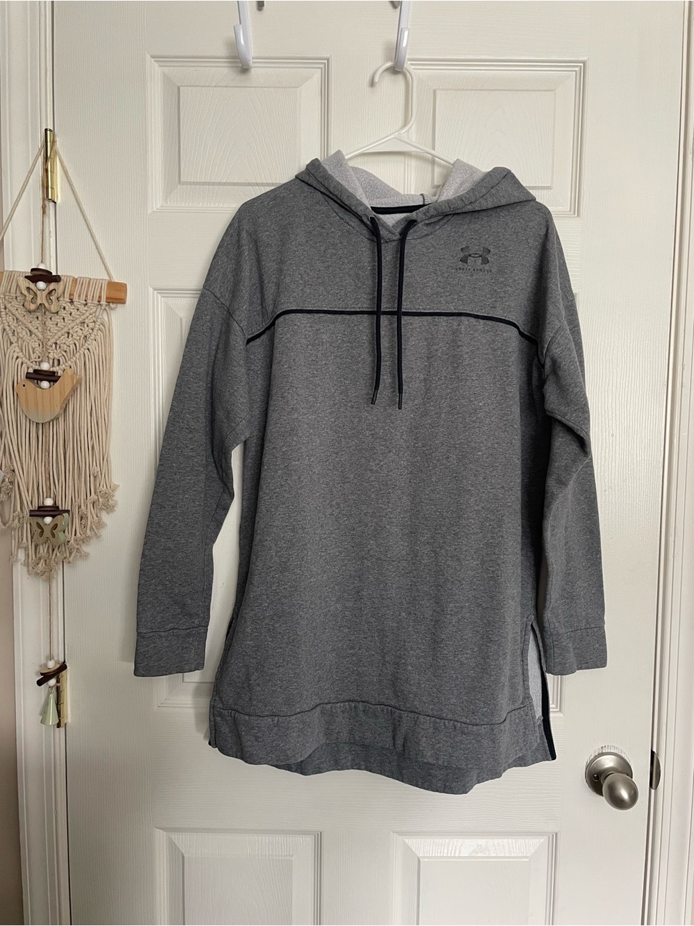 Under Armour size Large Heather Gray Hooded Athletic Pullover
